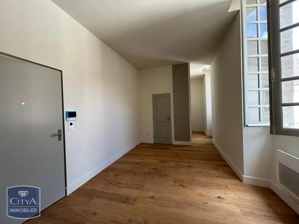 Appartement à louer 2 pièces 34.1m² Dole (39100)