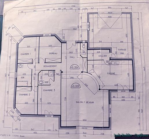 Terrain plat clôturé et arboré 1415 m2 à Puy-Guillaume-63290