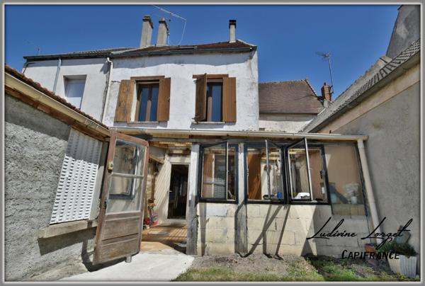 Maison de ville avec beau terrain – 10 min de La Ferté-Milon (02460)– 133 m² – 3/4 chambres – Atelier – Carport – Terrain 623 m²