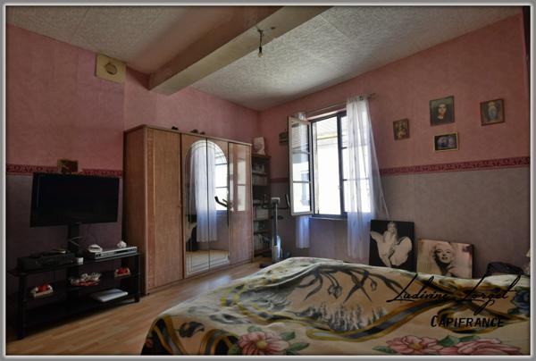 Maison de ville avec beau terrain – 10 min de La Ferté-Milon (02460)– 133 m² – 3/4 chambres – Atelier – Carport – Terrain 623 m²