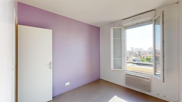 Joli duplex en dernier étage, bien isolé (DPE C), à 100 du M° La Courneuve (ligne 7)