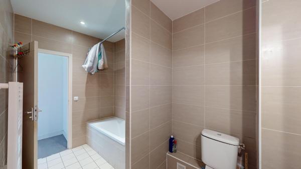 Joli duplex en dernier étage, bien isolé (DPE C), à 100 du M° La Courneuve (ligne 7)