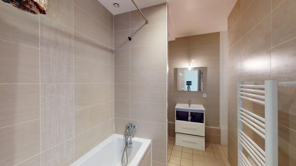 Joli duplex en dernier étage, bien isolé (DPE C), à 100 du M° La Courneuve (ligne 7)