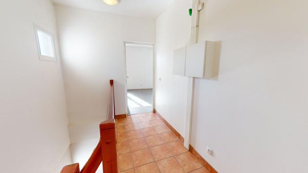 Joli duplex en dernier étage, bien isolé (DPE C), à 100 du M° La Courneuve (ligne 7)