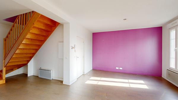 Joli duplex en dernier étage, bien isolé (DPE C), à 100 du M° La Courneuve (ligne 7)