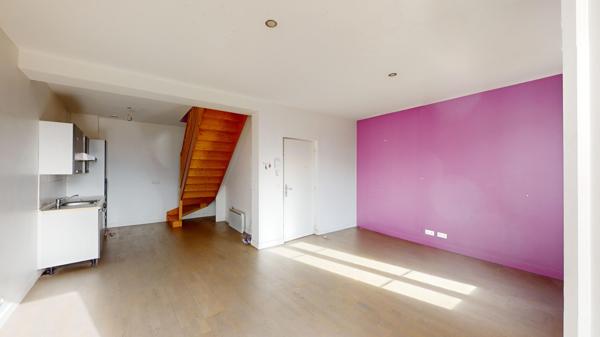 Joli duplex en dernier étage, bien isolé (DPE C), à 100 du M° La Courneuve (ligne 7)