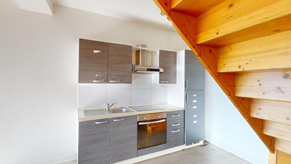 Joli duplex en dernier étage, bien isolé (DPE C), à 100 du M° La Courneuve (ligne 7)