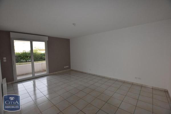 Appartement à louer 2 pièces 55.61m²