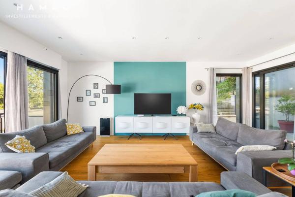 Charbonnières-les-Bains – Villa de 319 m² avec piscine et terrasse, en plein centre-ville