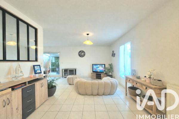 Maison à vendre 4 pièces 91 m² Saint-Pantaléon-de-Larche