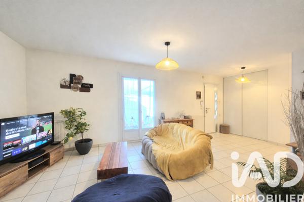 Maison à vendre 4 pièces 91 m² Saint-Pantaléon-de-Larche