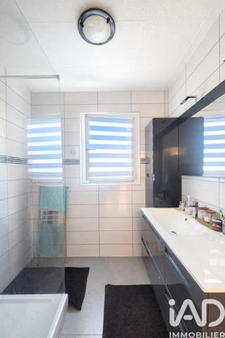 Maison à vendre 4 pièces 91 m² Saint-Pantaléon-de-Larche