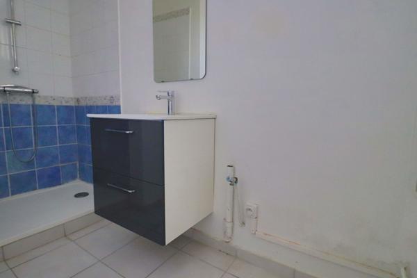 Appartement Marseille 3 pièce(s) spacieux, lumineux avec parking et balcon
