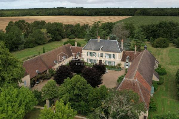 Ravissante maison de maître et son parc de 2 hectares dans le Berry