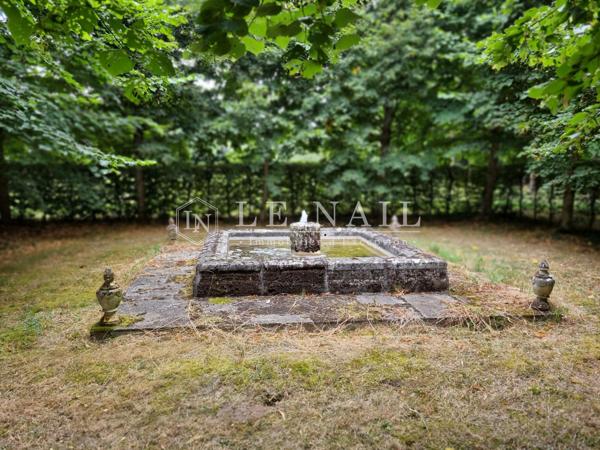 Ravissante maison de maître et son parc de 2 hectares dans le Berry
