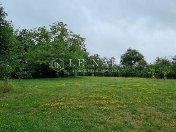 Ravissante maison de maître et son parc de 2 hectares dans le Berry
