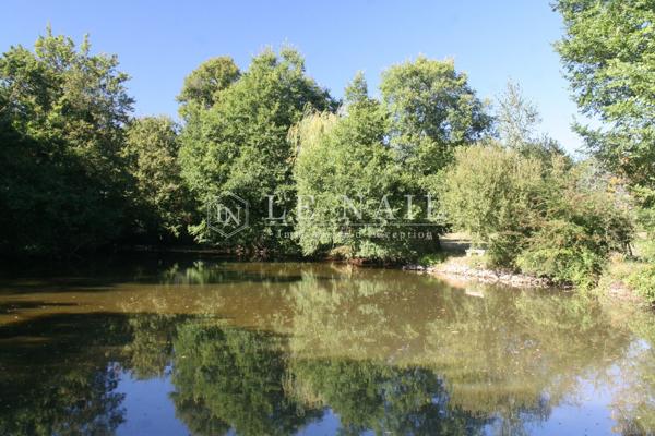 Ravissante maison de maître et son parc de 2 hectares dans le Berry
