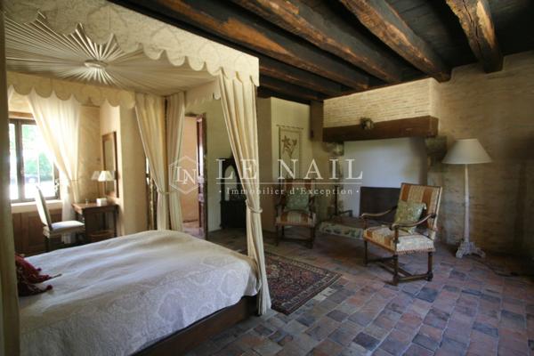 Ravissante maison de maître et son parc de 2 hectares dans le Berry