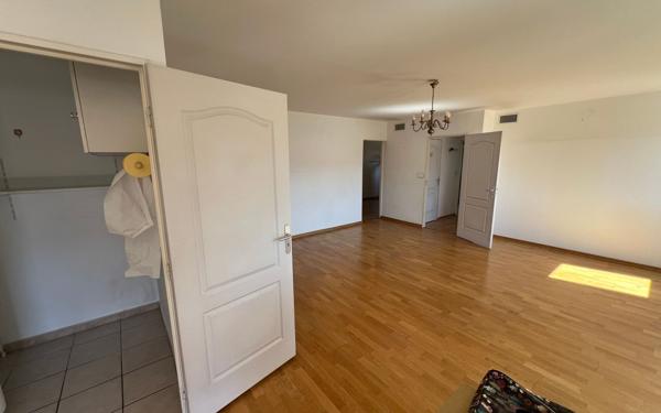 Appartement à vendre    3 pièces • 72,70 m2 Châteaurenard