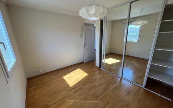 Appartement à vendre    3 pièces • 72,70 m2 Châteaurenard