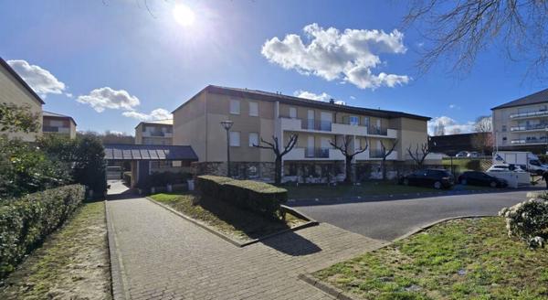 Appartement Ponthierry 2 pièces 37 m2 - Résidence sécurisée avec piscine