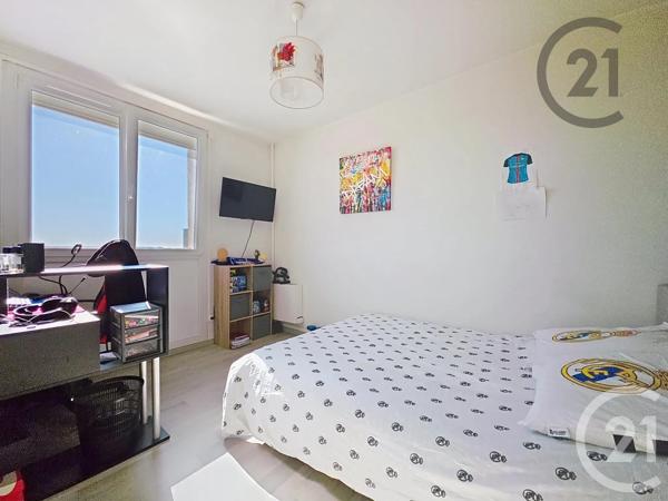 Appartement F3 à vendre  3 pièces - 64,40 m 2   TROYES  - 10