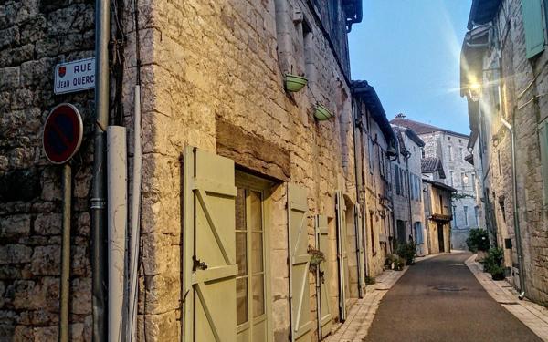 Maison à vendre    4 pièces •  Montpezat-de-Quercy