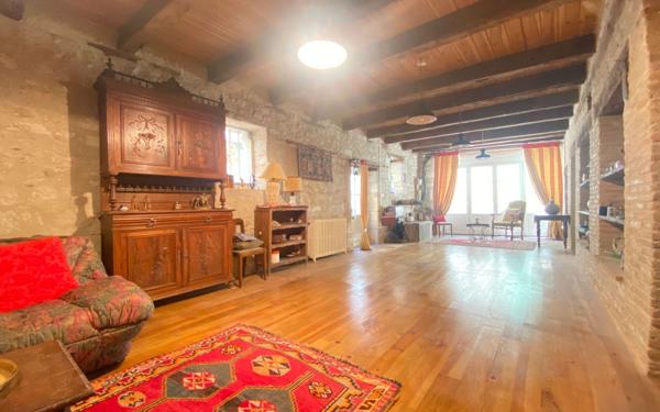 Maison à vendre    4 pièces •  Montpezat-de-Quercy