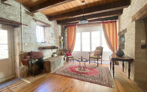 Maison à vendre    4 pièces •  Montpezat-de-Quercy