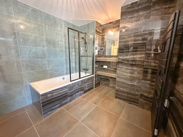 Cannes (06400) CANNES FORVILLE - Coup de coeur - Refait à neuf - VUE MER