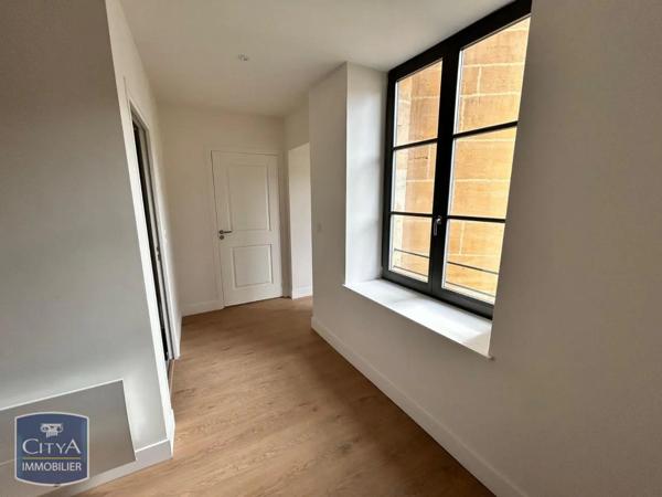 Appartement à louer 2 pièces 48.05m² Charleville-Mézières (08000)