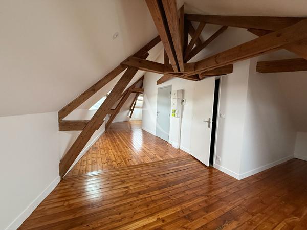 Appartement type studio de 49 m2 au sol.