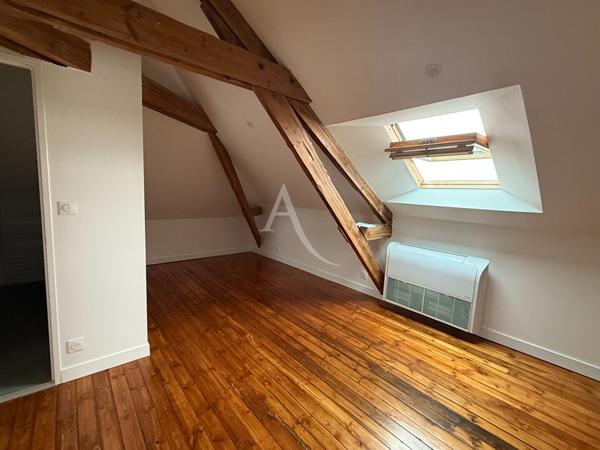 Appartement type studio de 49 m2 au sol.