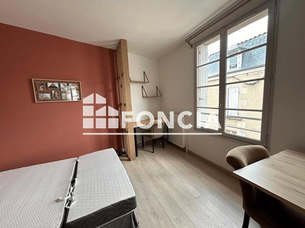 Location Studio meublé 24.54 m² - 5/9 RUE DU PIGEON BLANC Poitiers 86000