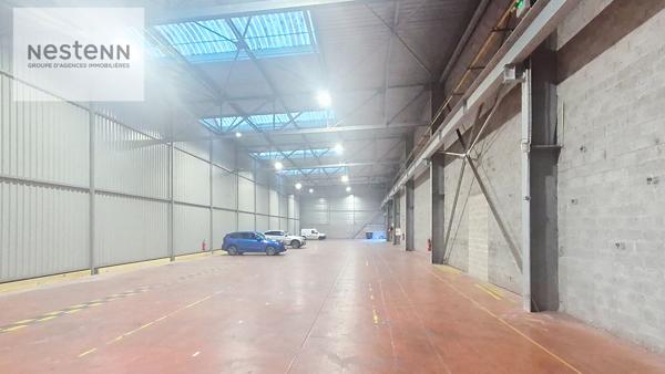 Local d'activité  ( Hangar ) en excellent état Calais 1 000 m2 avec une hauteur de 11 mètres