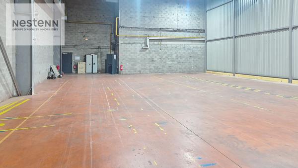 Local d'activité  ( Hangar ) en excellent état Calais 1 000 m2 avec une hauteur de 11 mètres