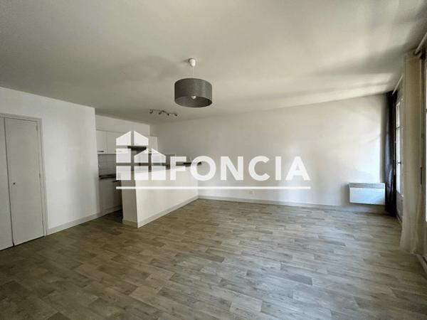 Location Appartement 2 pièces 52.61 m² - 15 RUE DES REMPARTS DU PIN Agen 47000