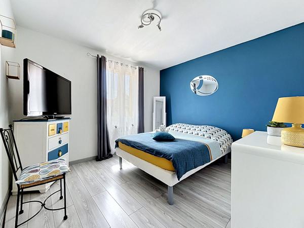 EXCLUSIVITE - VILLA DE PLAIN PIED SUR 552 M² DE TERRAIN AVEC PISCINE HORS SOL
