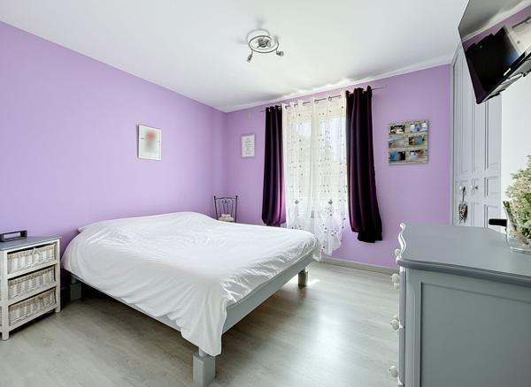 EXCLUSIVITE - VILLA DE PLAIN PIED SUR 552 M² DE TERRAIN AVEC PISCINE HORS SOL