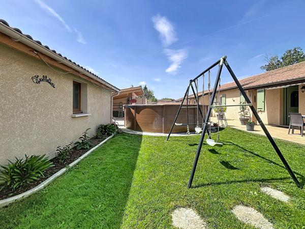 EXCLUSIVITE - VILLA DE PLAIN PIED SUR 552 M² DE TERRAIN AVEC PISCINE HORS SOL
