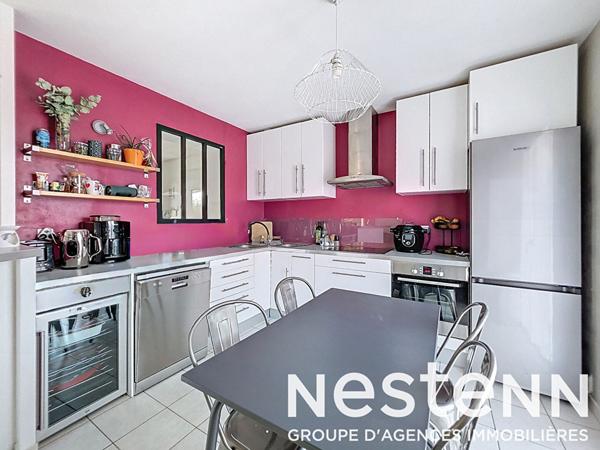 GENAS secteur Ecole Nelson Mandela - Maison individuelle de 132 m² habitables et 4 chambres + bureau sur terrain de 1000 m² avec piscine récemment construite