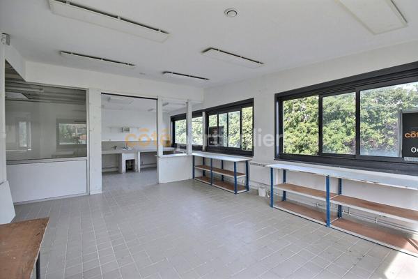 Location
                Local d'activité88,05 m² - 6 Pièces -
                    CHATILLON (92320)
