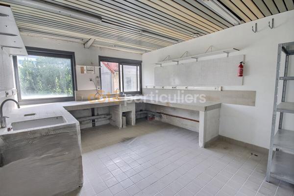 Location
                Local d'activité88,05 m² - 6 Pièces -
                    CHATILLON (92320)