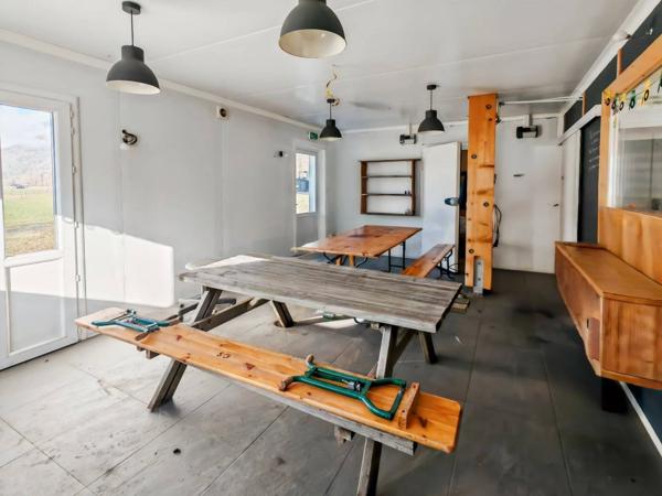 À VENDRE Bâtiment agricole + 2.96 ha de terrain