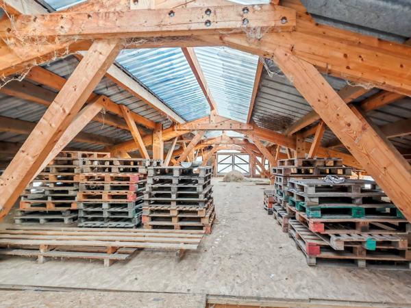 À VENDRE Bâtiment agricole + 2.96 ha de terrain