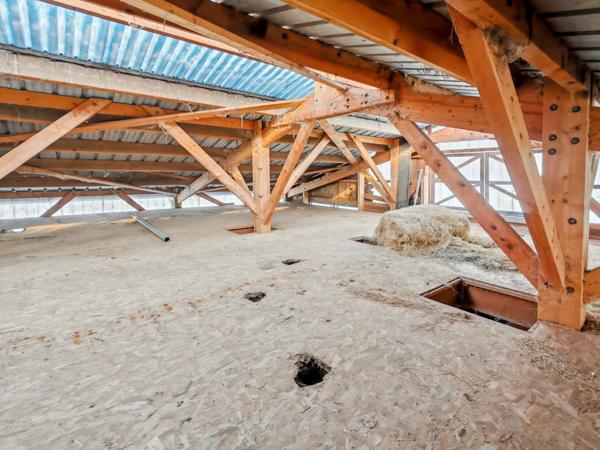 À VENDRE Bâtiment agricole + 2.96 ha de terrain