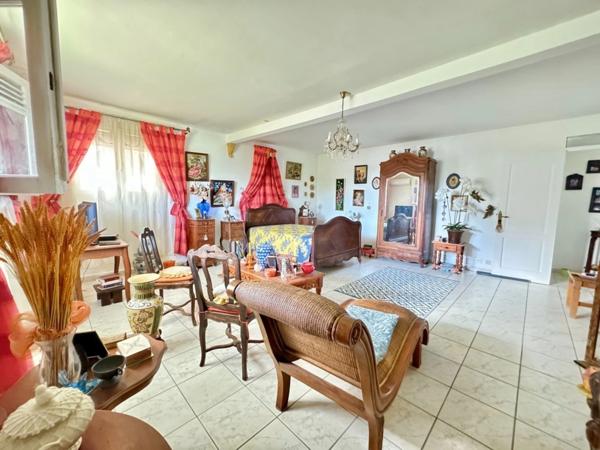 EN EXCLUSIVITÉ – VILLA DE CARACTÈRE AVEC VUE PANORAMIQUE – SAINT-FRANÇOIS