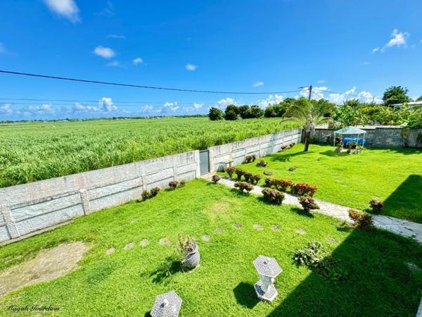 EN EXCLUSIVITÉ – VILLA DE CARACTÈRE AVEC VUE PANORAMIQUE – SAINT-FRANÇOIS