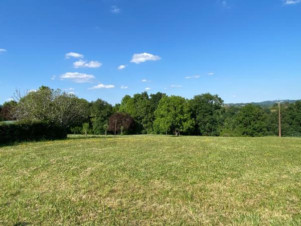 Terrain 2000 m² avec vue dominante proche Hagetmau