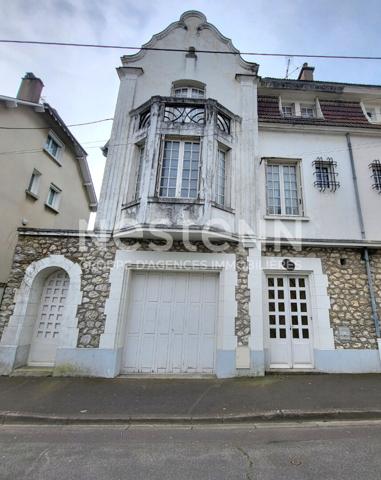 Maison familiale avec grand terrain et fort potentiel au coeur du quartier recherché des Tuileries à Blois